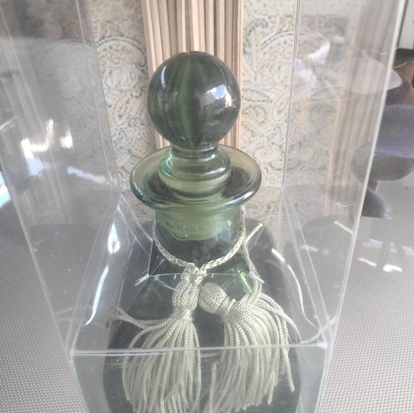 Lemongrass fragrance reed diffuser new in box green bottle with stopper - Picture 4 of 5